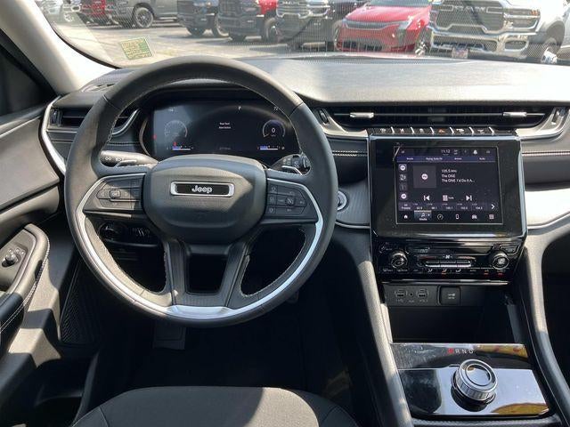 2024 Jeep Grand Cherokee Laredo 4x4