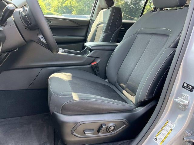2024 Jeep Grand Cherokee Laredo 4x4