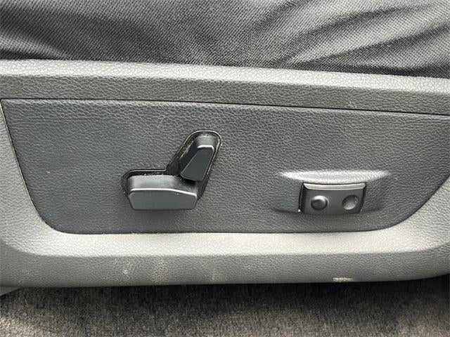 2012 RAM 1500 4WD Crew Cab 5.7 Ft Box Big Horn