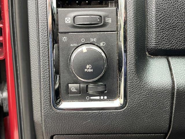 2013 RAM 1500 2WD Crew Cab 5.7 Ft Box Sport