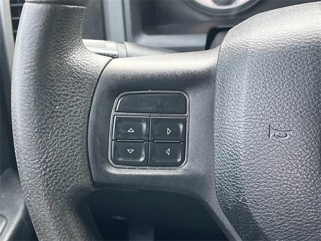 2013 RAM 1500 4WD Crew Cab 5.7 Ft Box Express