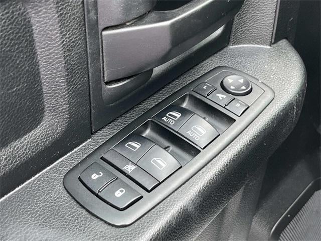 2013 RAM 1500 4WD Crew Cab 5.7 Ft Box Express