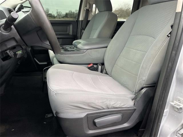 2013 RAM 1500 4WD Crew Cab 5.7 Ft Box Express