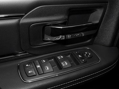 2013 RAM 1500 4WD Crew Cab 5.7 Ft Box Express