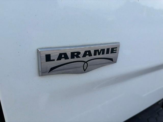 2017 RAM 1500 Laramie 4x4 Crew Cab 5'7" Box