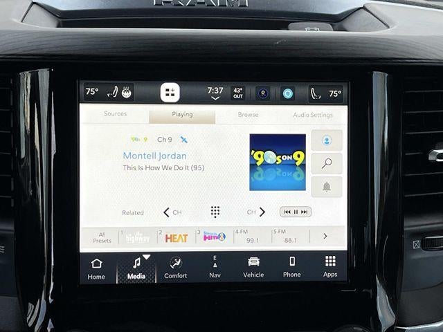 2024 RAM 1500 Laramie 4x2 Crew Cab 5'7" Box