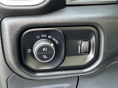 2022 RAM 1500 Big Horn 4x4 Quad Cab 6'4" Box