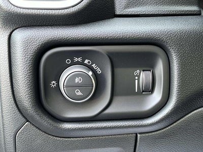 2022 RAM 1500 Big Horn 4x4 Crew Cab 5'7" Box