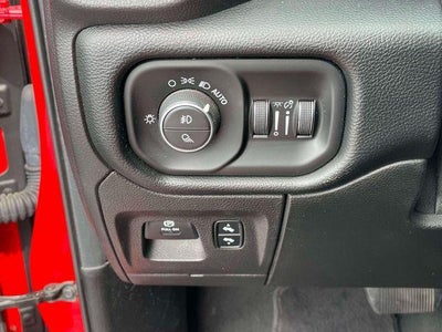 2019 RAM 1500 Big Horn/Lone Star 4x4 Quad Cab 6'4" Box
