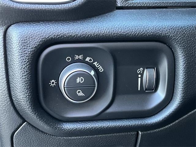 2021 RAM 1500 Big Horn 4x4 Crew Cab 5'7" Box