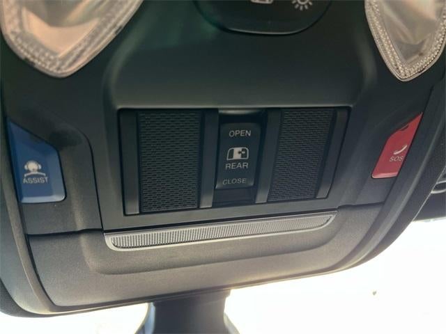 2021 RAM 1500 Big Horn 4x4 Crew Cab 5'7" Box