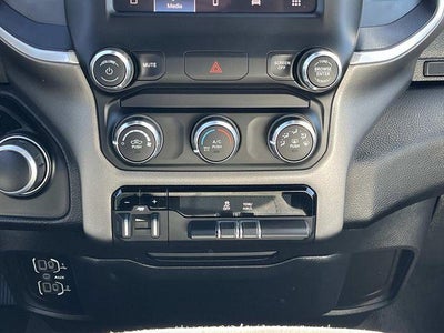 2022 RAM 1500 Big Horn 4x4 Crew Cab 5'7" Box