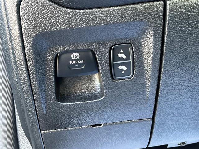 2022 RAM 1500 Big Horn 4x4 Crew Cab 5'7" Box