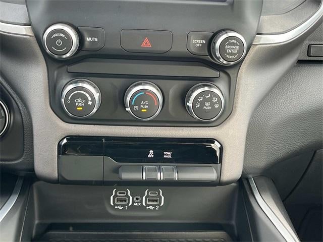 2022 RAM 1500 Big Horn 4x4 Crew Cab 5'7" Box