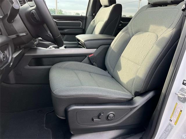 2022 RAM 1500 Big Horn 4x4 Crew Cab 5'7" Box