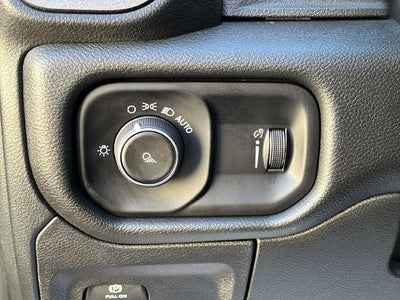 2026 RAM 1500 Tradesman 4x4 Crew Cab 5'7" Box