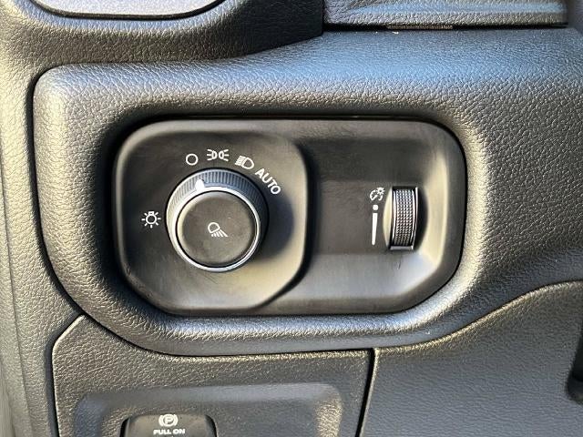2026 RAM 1500 Tradesman 4x4 Crew Cab 5'7" Box