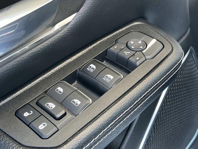 2025 RAM 1500 Laramie 4x4 Crew Cab 5'7" Box