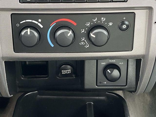 2006 Dodge Dakota 4WD Quad Cab 5.3 Ft Box SLT