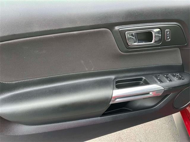 2015 Ford Mustang 2dr Conv V6