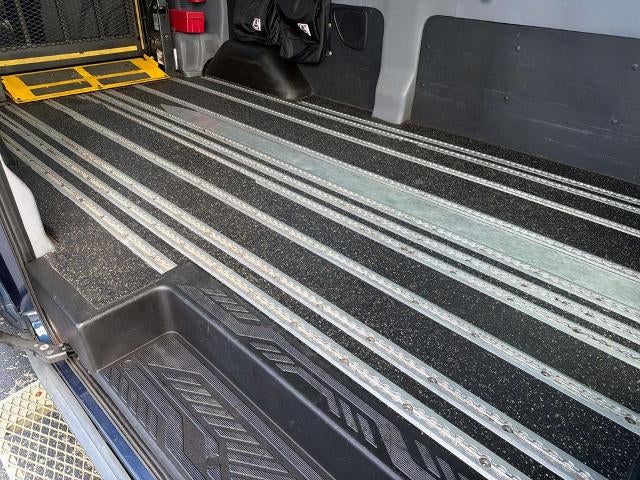 2017 Ford Transit Wagon T-350 148" Med Roof XL Sliding RH Dr