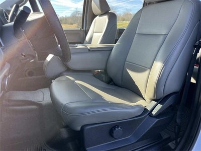 2022 Ford Super Duty F-350 DRW XL 4WD Crew Cab 179" WB 60" CA