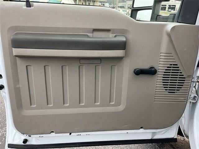 2008 Ford Super Duty F-550 DRW 2WD Reg Cab 141" WB 60" CA XL