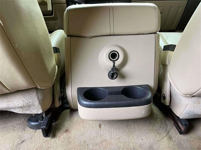 2008 Ford Super Duty F-550 DRW 2WD Crew Cab 176" WB 60" CA Lariat