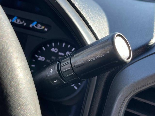 2017 Ford Super Duty F-250 SRW XL 2WD Reg Cab 8' Box