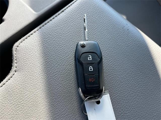 2017 Ford Super Duty F-350 DRW XL 2WD Reg Cab 145" WB 60" CA