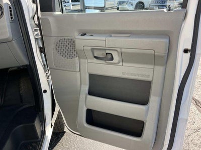 2022 Ford E-Series Cutaway E-350 SRW 138" WB