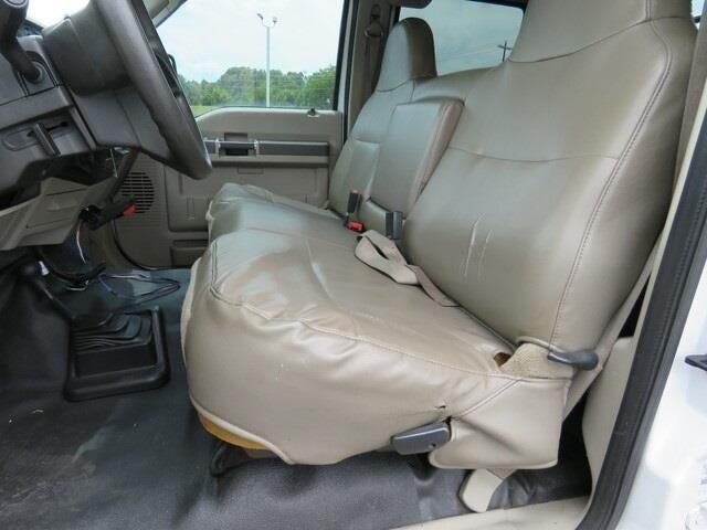2008 Ford Super Duty F-450 DRW 4WD Crew Cab 176" WB 60" CA XL