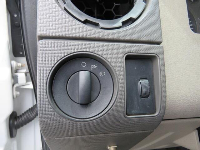 2008 Ford Super Duty F-450 DRW 4WD Crew Cab 176" WB 60" CA XL