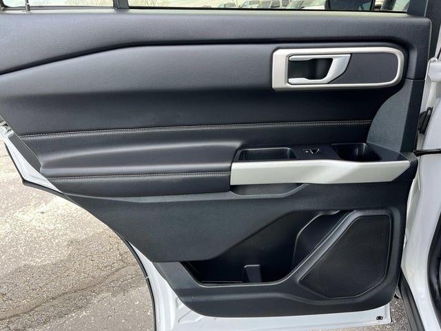 2023 Ford Explorer XLT RWD