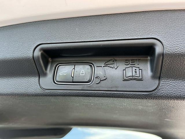 2023 Ford Explorer XLT RWD