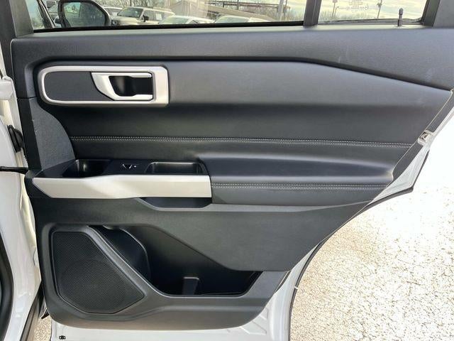 2023 Ford Explorer XLT RWD