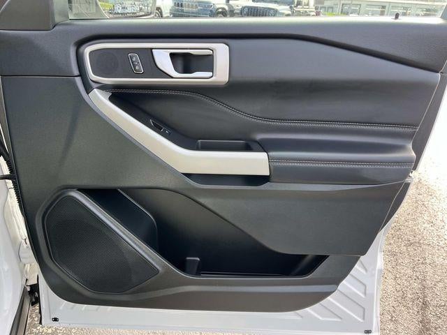 2023 Ford Explorer XLT RWD