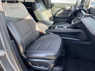 2025 Ford Explorer ST-Line 4WD