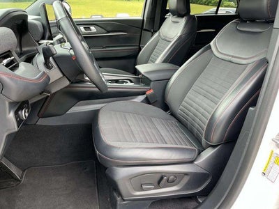 2025 Ford Explorer ST-Line 4WD