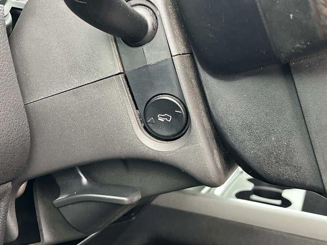 2011 Ford Super Duty F-250 SRW 4WD Crew Cab 6-3/4 Ft Box Lariat