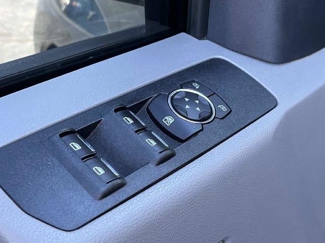 2022 Ford Super Duty F-250 SRW XLT 4WD Crew Cab 6.75' Box