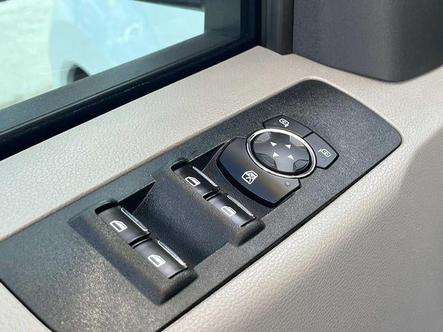 2022 Ford Super Duty F-250 SRW XLT 4WD Crew Cab 6.75' Box