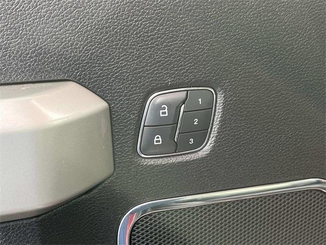 2017 Ford Super Duty F-250 SRW Lariat 4WD Crew Cab 6.75' Box