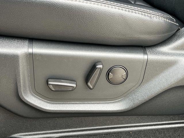 2022 Ford Super Duty F-250 SRW LARIAT 4WD Crew Cab 6.75' Box