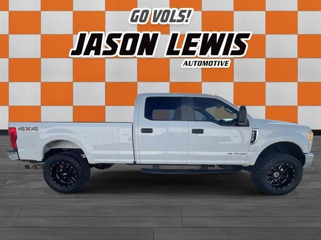 2017 Ford Super Duty F-350 SRW XL 4WD Crew Cab 6.75' Box