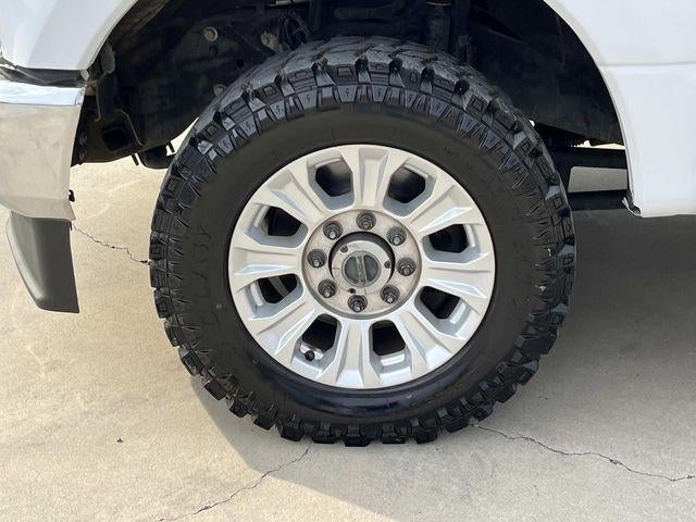 2022 Ford Super Duty F-350 SRW XLT 4WD Crew Cab 6.75' Box