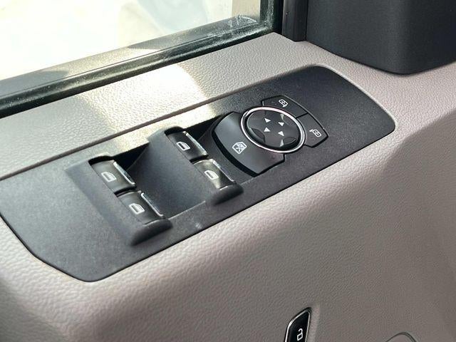 2022 Ford Super Duty F-350 SRW XLT 4WD Crew Cab 6.75' Box