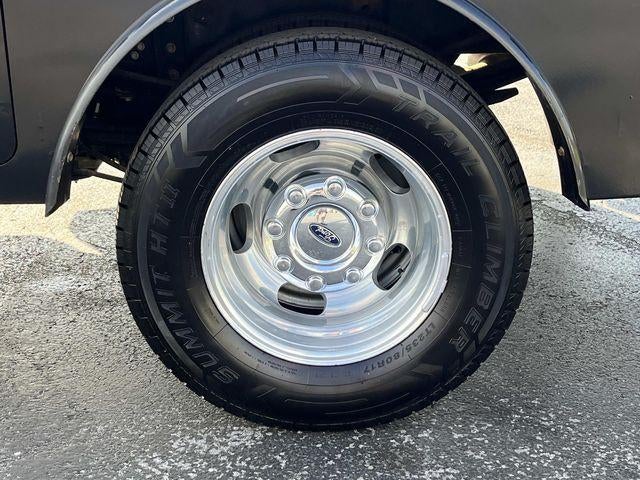 2022 Ford Super Duty F-350 DRW LARIAT 4WD Crew Cab 8' Box