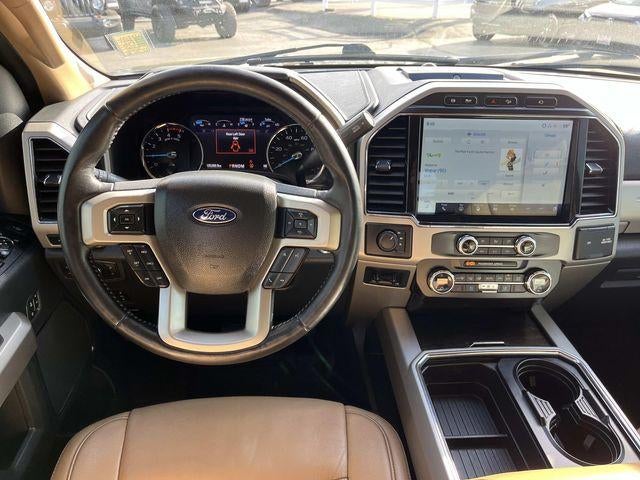 2022 Ford Super Duty F-350 DRW LARIAT 4WD Crew Cab 8' Box