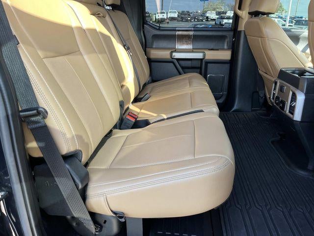 2022 Ford Super Duty F-350 DRW LARIAT 4WD Crew Cab 8' Box